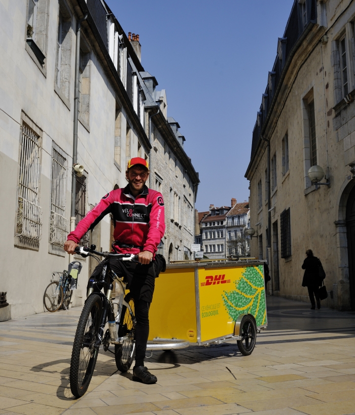 coursier en vélo à Besançon